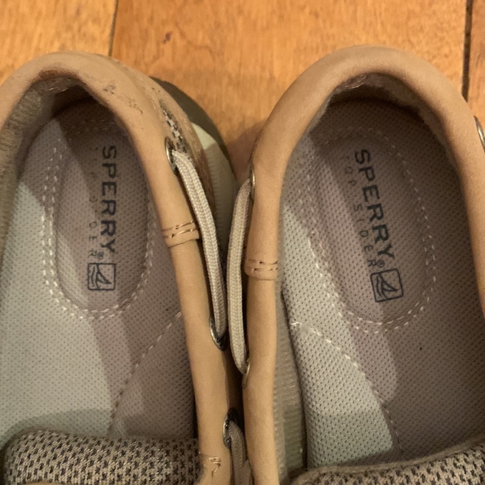 Woman’s Sperrys boat shoe size 6 - Picture 4 of 5